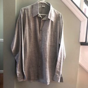 10 / $10 Vintage men’s distressed button shirt